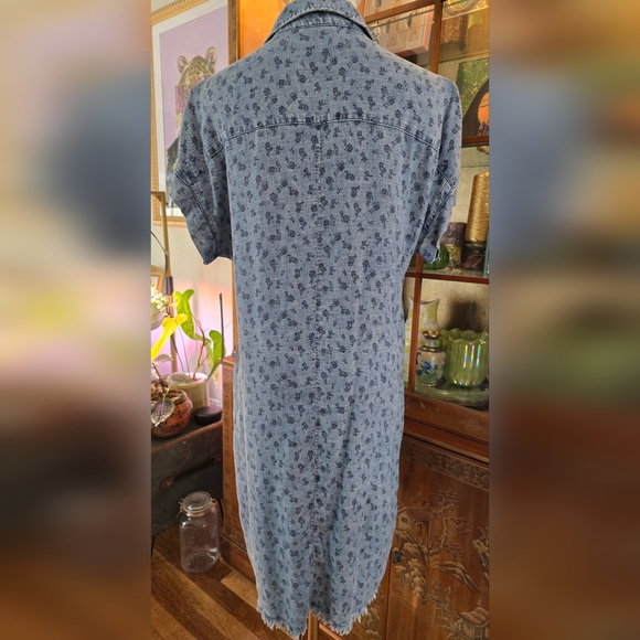 NWT Billy T Denim Floral Shirt Dress | Ditsy Print Floral Denim Button-Up Dress - Picture 2 of 5